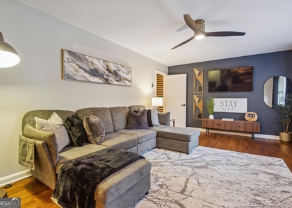 425 Sw Plantation Road - Photo 1
