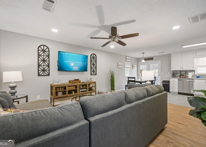 25 Jennifer Lane - Photo 1