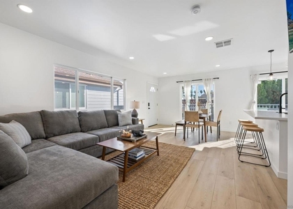 836 Island Ct - Photo 1