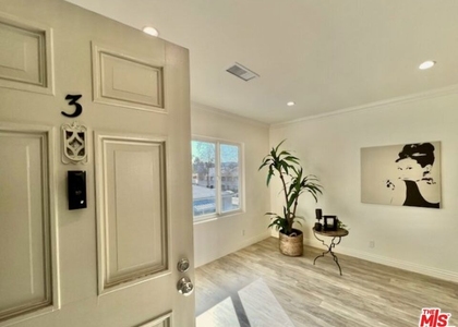 124 N Pass Avenue - Photo 1