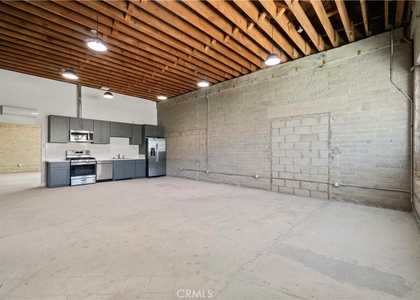 1901 S Pacific Avenue - Photo 1