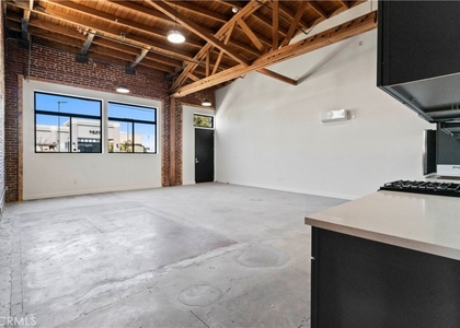 1901 S Pacific Avenue - Photo 1