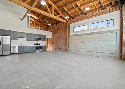 1901 S Pacific Avenue - Photo 1