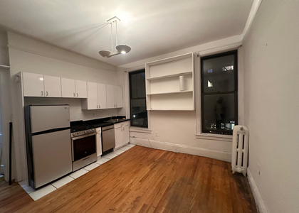 985 Lexington Avenue - Photo 1