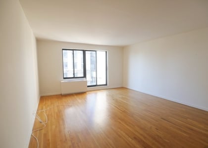 77 5th Avenue - Photo 1