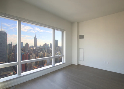 555 10th Avenue - Photo 1