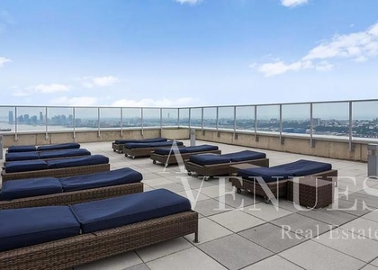 W 42nd St #7f - Photo 1