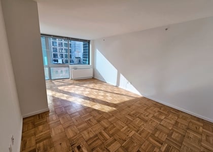 West 37th Street, Hudson Yards - Photo 1