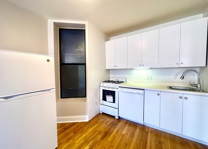 386 Manhattan Avenue - Photo 1