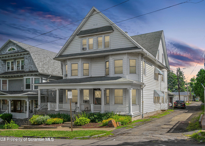 1015 Gibson - Photo 1