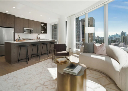Third Avenue - Photo 1