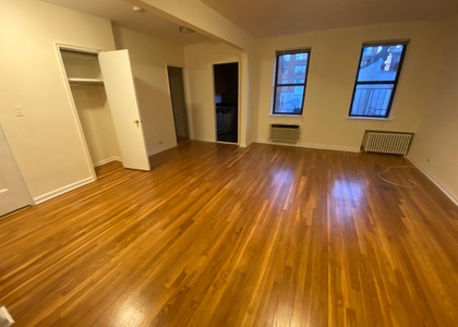 York Avenue - Photo 1