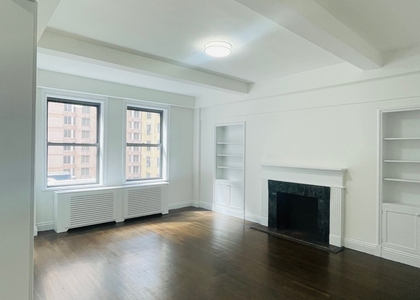 W 55th Street - Photo 1