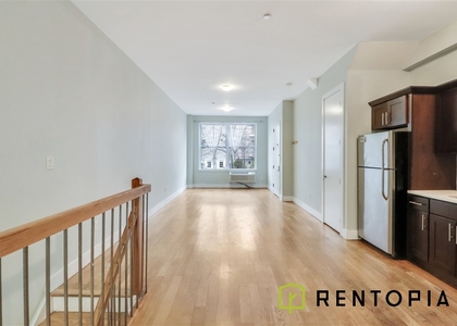 34 Meserole Street - Photo 1