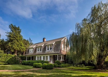 47 Huntting Lane - Photo 1