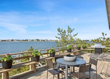 298 Dune Road - Photo 1