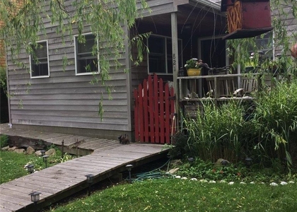 821 Evergreen - Photo 1