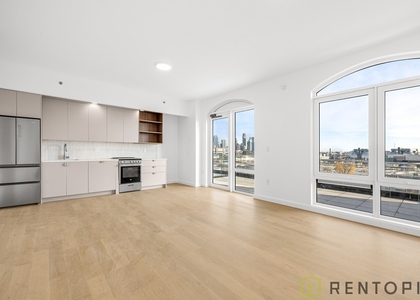 210 Greenpoint Ave Brooklyn - Photo 1