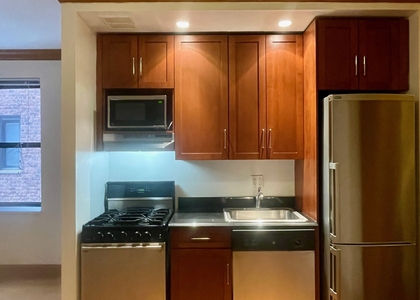 1680 York Avenue - Photo 1