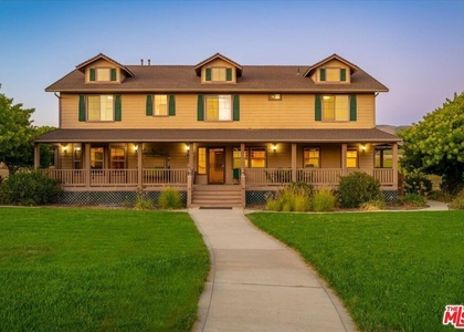 220 Hans Place - Photo 1