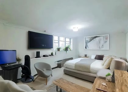 238 East 36th Street - Photo 1
