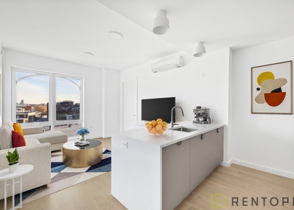 210 Greenpoint - Photo 1