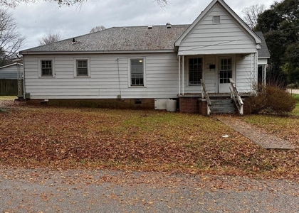 703 Louise Street - Photo 1