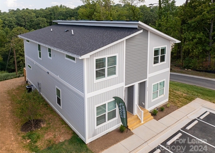 247 Cherrywood Way - Photo 1