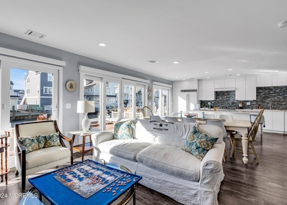 213 Hayes Court - Photo 1
