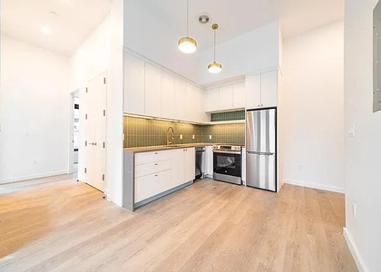 527 Grand ave - Photo 1