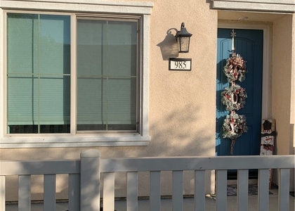 985 W Clover Avenue - Photo 1