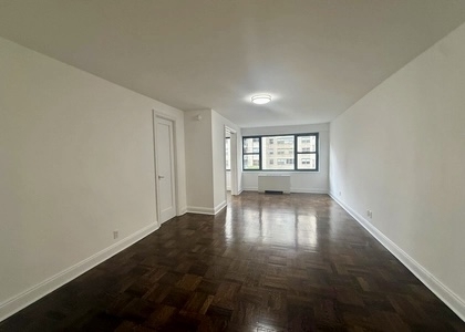 East 56 Street - Photo 1