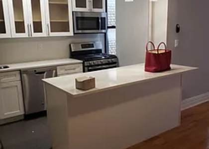 370 Manhattan Avenue - Photo 1