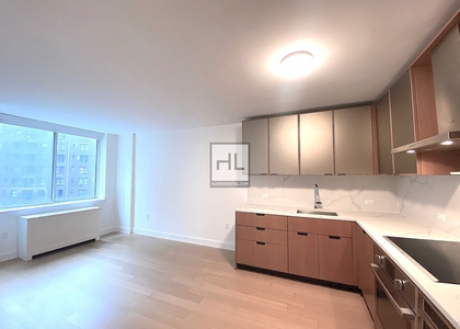 East 54 Street - Photo 1
