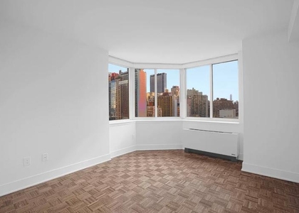 West 42nd Street - Photo 1