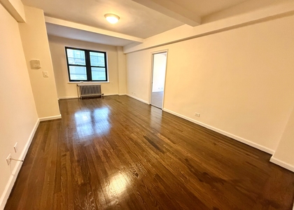 Amsterdam Avenue & 101st St - Photo 1