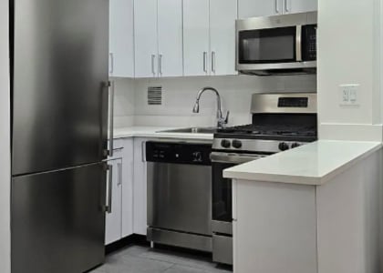 7th Avenue - Photo 1