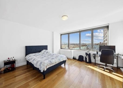  W 57th Street - Photo 1