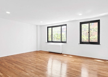 92nd Street and 3rd avenue  - Photo 1