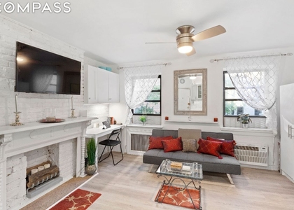 149 E 62nd Street - Photo 1