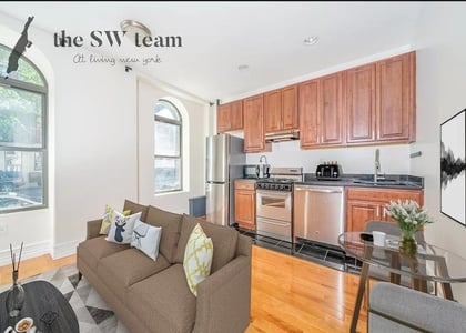 65 W 106th Street - Photo 1