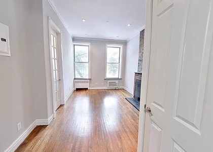 564 Hudson St - Photo 1