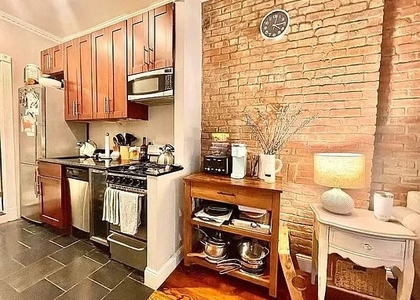 Second Avenue - Photo 1