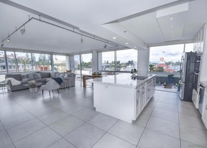 1710 Avenida Del Mundo - Photo 1