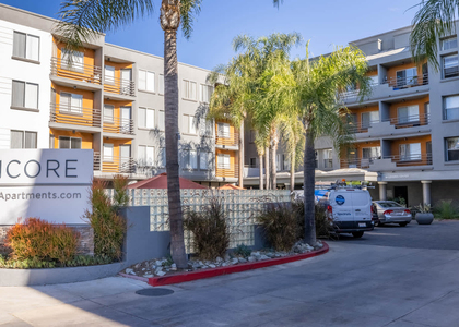 4920 Van Nuys Blvd - Photo 1