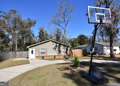208 Gunter Street - Photo 1