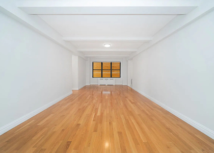East 52nd Street - Photo 1