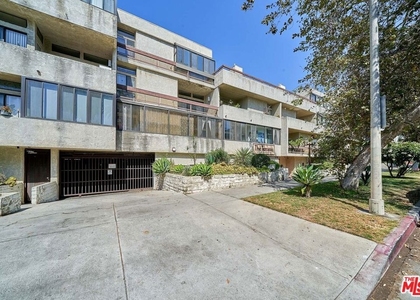729 S Hobart Boulevard - Photo 1