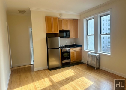 West 13 Street - Photo 1