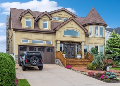 319 Harbor Drive - Photo 1